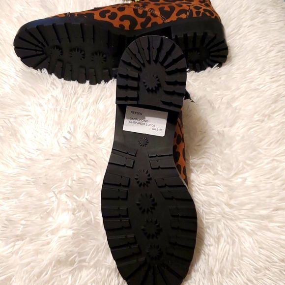 NWOB Stuart Weitzman Boots Size 6 - Picture 4 of 8